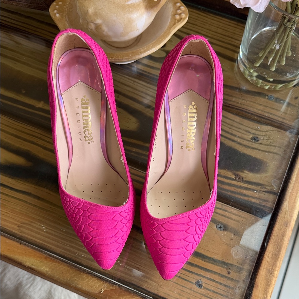 ANDREA FENZI Fuchsia Textured Heels